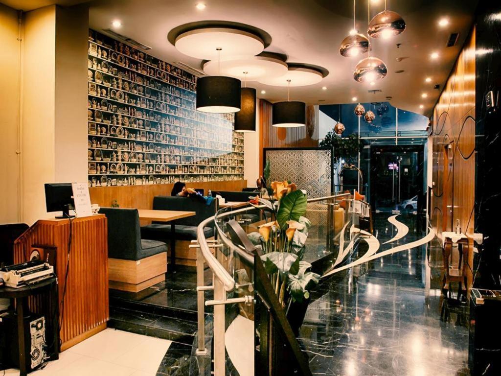 Clay Hotel Jakarta Exterior foto