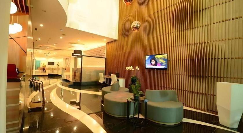 Clay Hotel Jakarta Exterior foto